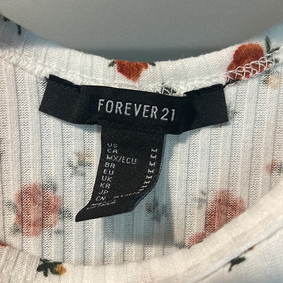 Floral Brand New Long Sleeve Top - Fair/Soft Core - Great condition! - Picture 3 of 3